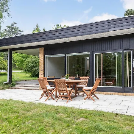 別荘 3 Bedroom Beautiful In Græsted