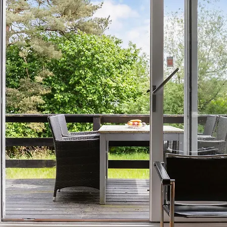 3 Bedroom Beautiful In 펜션 Græsted